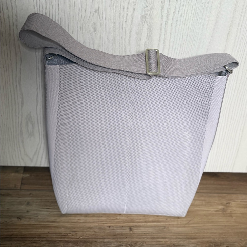 Rothy’s Lilac Haze Bucket Bag - Picture 4 of 14